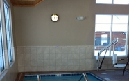 Swimming Pool 3 Grandstay Hotel Suites Thief River Falls