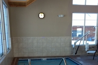 Swimming Pool Grandstay Hotel Suites Thief River Falls