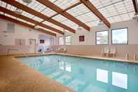 สระว่ายน้ำ Best Western Plus Portsmouth Hotel & Suites