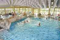 Swimming Pool Gasthof Zum Goldenen Lamm