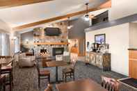 Bar, Cafe and Lounge AmericInn by Wyndham Bemidji