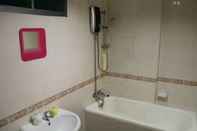 Toilet Kamar Putra Place Home Inn