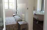 Toilet Kamar 5 Adonis La Redorte by Olydea