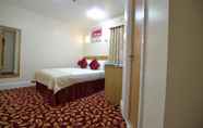 Bedroom 6 Best Western Greater London Hotel