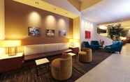 Lobi 5 Hyatt Place Flushing/LaGuardia Airport