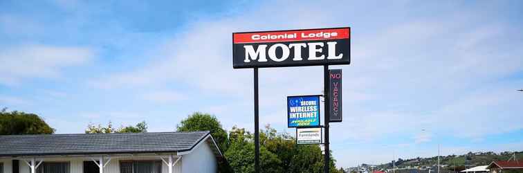 ภายนอกอาคาร Colonial Lodge Motel