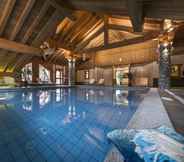 Swimming Pool 2 CGH Résidences & Spas Les Alpages de Champagny