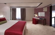 Bedroom 7 Ramada Hotel and Suites by Wyndham Dubai JBR