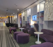 Lobby 3 Ramada Hotel and Suites by Wyndham Dubai JBR