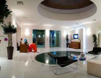 Lobby 2 Elite Suites by Rhodes Bay