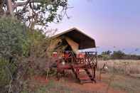 Exterior Kwafubesi Tented Safari Camp