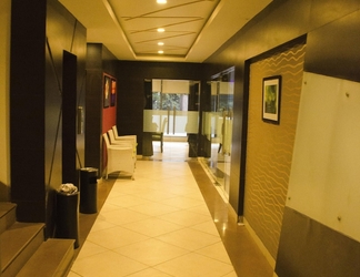 Lobi 2 Horizon Hotel