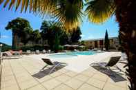 Swimming Pool Domaine du Château de Monrecour – Hôtel et Restaurant