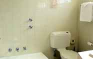 Toilet Kamar 5 Forster Motor Inn