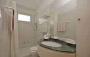 Toilet Kamar 7 Victory Hotel