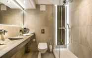 In-room Bathroom 7 Hotel VierJahreszeiten am Seilersee