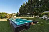 Swimming Pool Villa Camaiore