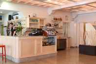 Quầy bar, cafe và phòng lounge Piccolo Hotel Tanamalia