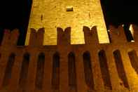 Bên ngoài Castello di Vigoleno