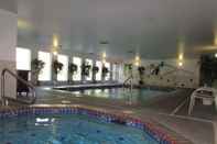 Swimming Pool FairBridge Inn & Suites Dupont