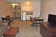 Common Space FairBridge Inn & Suites Dupont