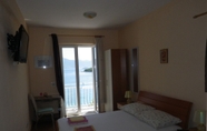 Kamar Tidur 5 S1 - Studio Just 50m From the Beach With sea View