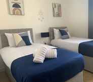 Others 5 Absolute Stay in Sherwood-free Parking-east Midlands Airport-contractors-family