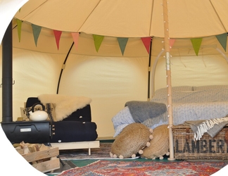 Lobby 2 Lovely Spacious Lotus Bell Tent in Shaftesbury, UK