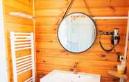 In-room Bathroom 5 LE Petit Champigny