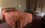 Kamar Tidur 5 The Wayne Inn