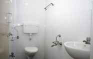 In-room Bathroom 6 Great Guest House at Kamaraj Salai