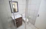 In-room Bathroom 5 BON Hotel Rustenburg