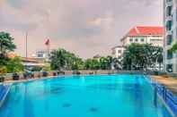 Swimming Pool Homey and Spacious 3BR Kondominium Juanda Apartment