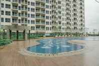 Kolam Renang New Furnished and Homey 3BR Green Sedayu Apartment