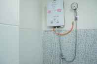 In-room Bathroom Homey Studio at Sentraland Cengkareng Apartment near Airport