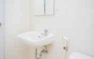 Toilet Kamar 5 Comfort and Spacious 2BR Apartment M-Town Residence