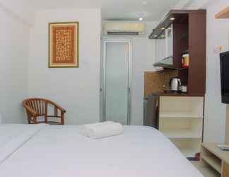 ห้องนอน 2 Comfort and Minimalist Studio Bassura City Apartment