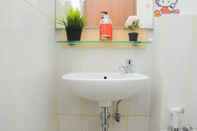 In-room Bathroom Cozy Stay 1BR at Grand Kamala Lagoon Apartment