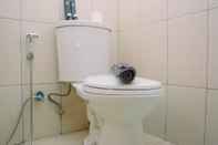 In-room Bathroom Comfort Studio Apartment Margonda Residence 4 near UI