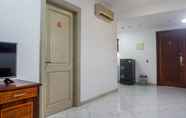 Lobby 3 Spacious Classic 1BR Apartment at Taman Beverly