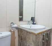 In-room Bathroom 6 Best View & Strategic 2BR Apartment at Tamansari Papilio