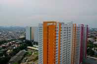 Luar Bangunan Comfort Studio at Green Pramuka Apartment near Shopping Center