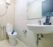 In-room Bathroom 7 Good Choice Studio Nifarro Park Apartment