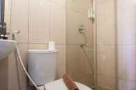 Toilet Kamar Relaxing and Stylish Studio at Tamansari Papilio Apartment