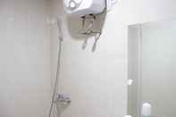 Toilet Kamar Favorable 1BR Apartment at Parahyangan Residence near UNPAR