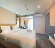 Kamar Tidur 3 Deluxe & Well Appointed 2BR at El Royale Apartment