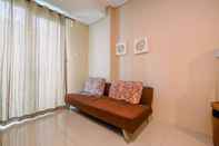 Ruang untuk Umum Cozy Stay 2BR Apartment Woodland Park Residence