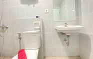 In-room Bathroom 5 Comfy 2BR Apartment at Newton Residence near Tol Buah Batu