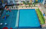 Swimming Pool 3 Simply Strategic and Comfy Studio Paramount Skyline Apartment