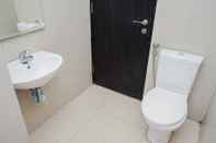 Toilet Kamar Simply Strategic and Comfy Studio Paramount Skyline Apartment